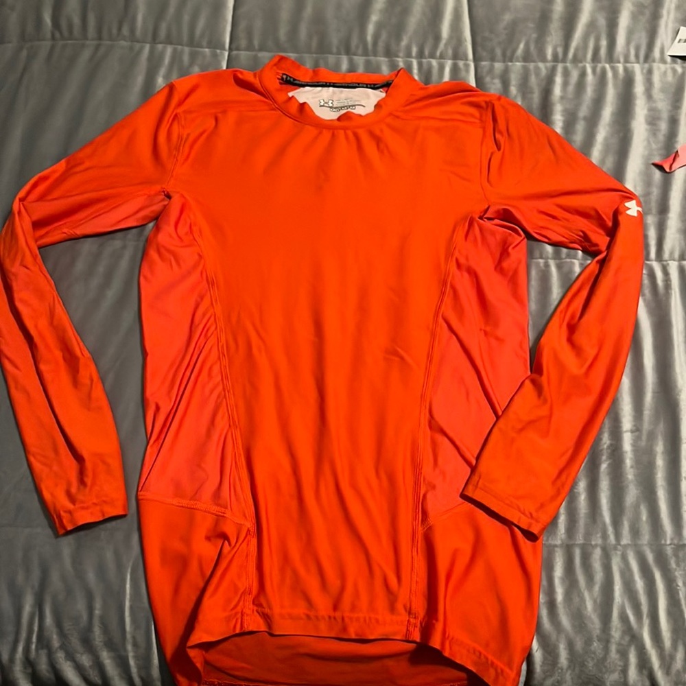 Womens Under Armour dry fit long sleeve